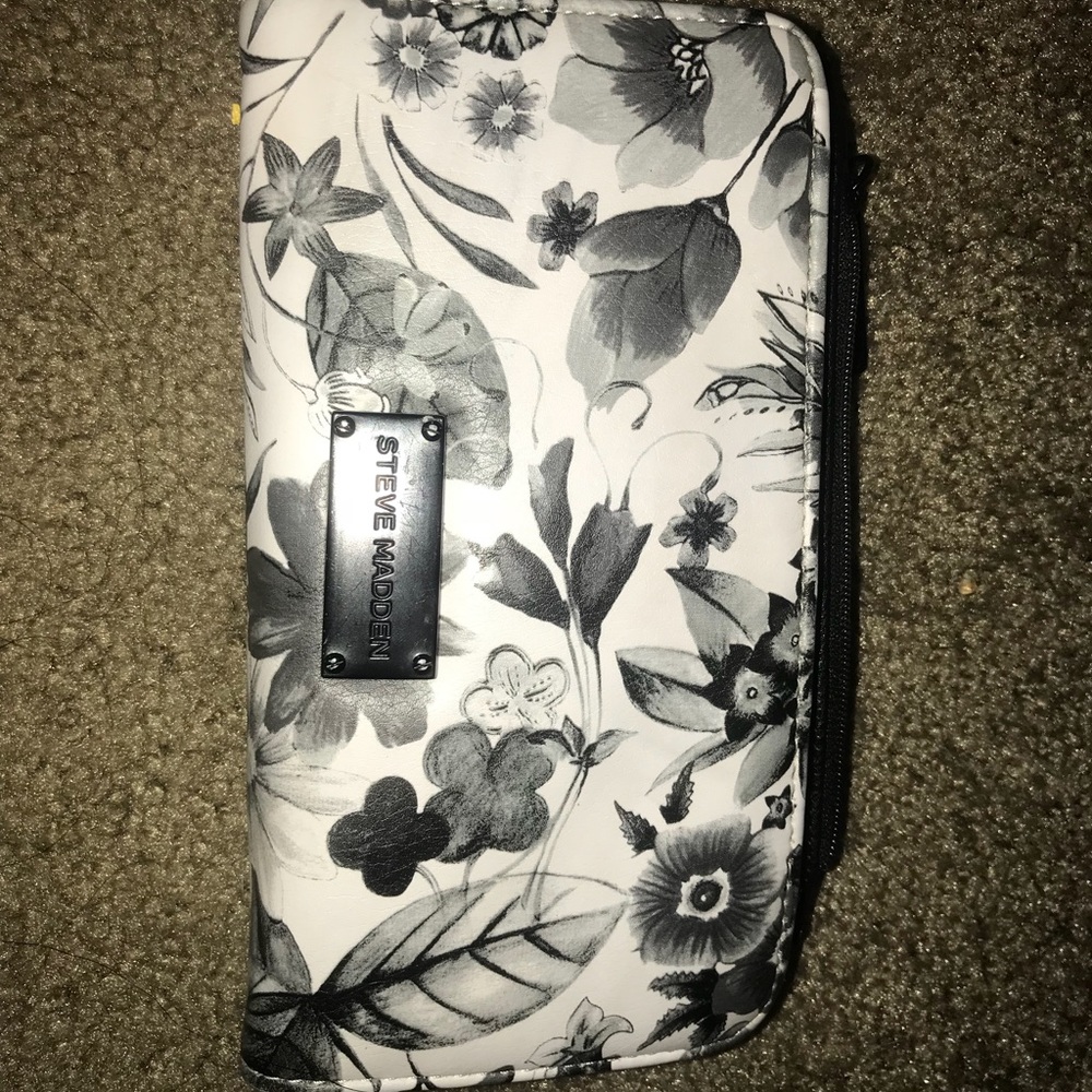 Steve Madden Wallet